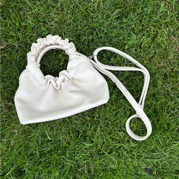 Small circle handbag - Picture 10 of 10